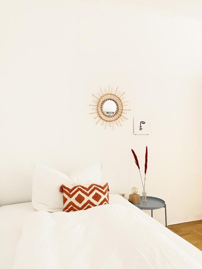 Sunny Apartment Near Belvedere Castle Viena Exterior foto